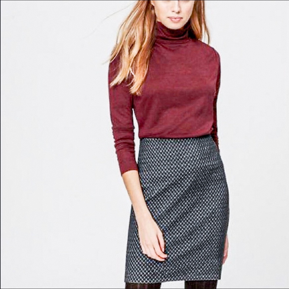 LOFT Petite Mosaic Pull On Skirt